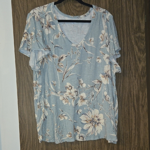 24/7 Maurices Tops - Maurices 24/7 Waverly Floral Flutter Sleeve Knit Top